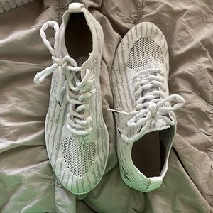 Rebel revolts cheer shoes barley worn size 8 1/2